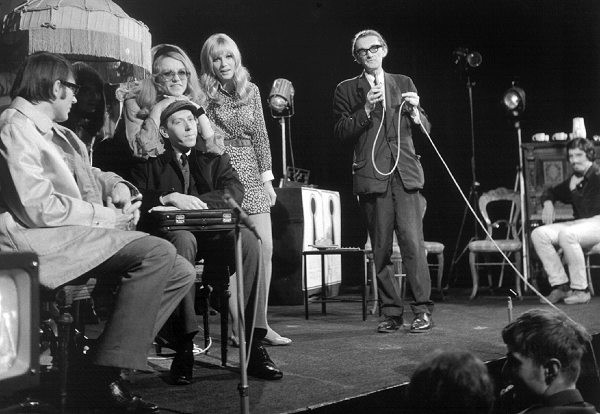 tv-predstaveni-navstevni-den-v-semaforu--1970-.jpg